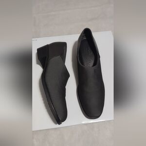 Munro Gray Slip-On Loafers 10.5 narrow/slim